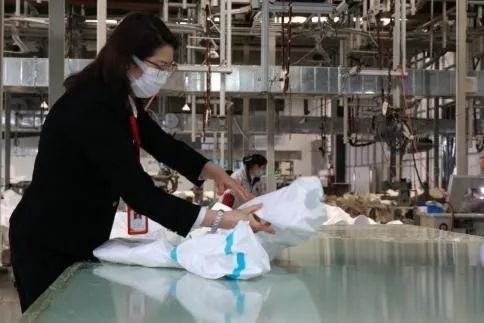 梁燕 安徽元琛環(huán)?？萍脊煞萦邢薰军h支部書(shū)記、總經(jīng)理