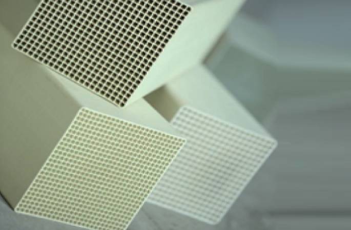 如何評估和提高脫硝催化劑的穩(wěn)定性和壽命